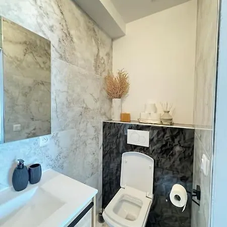 La Six_jml Holiday home Ris-Orangis